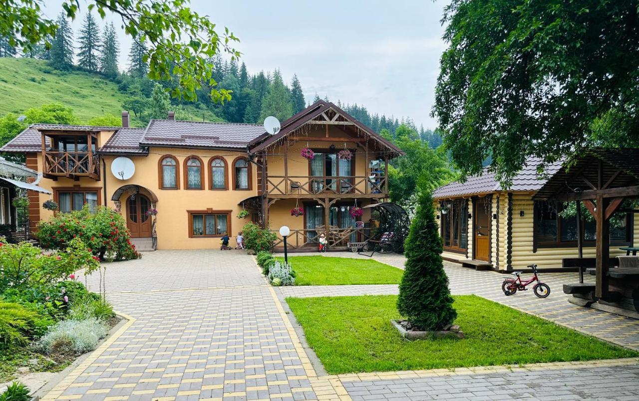 Penzion Rodynnyi Zatyshok Verchovyna Exteriér fotografie